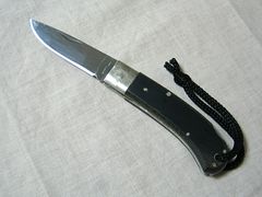 knife01.jpg